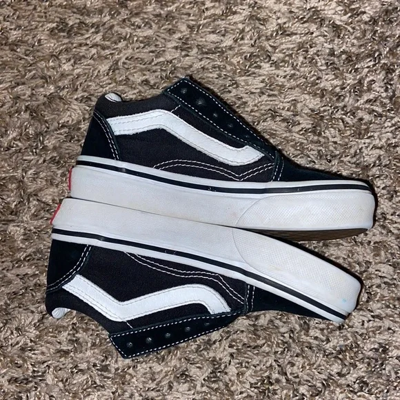Vans - Picture 4 of 4